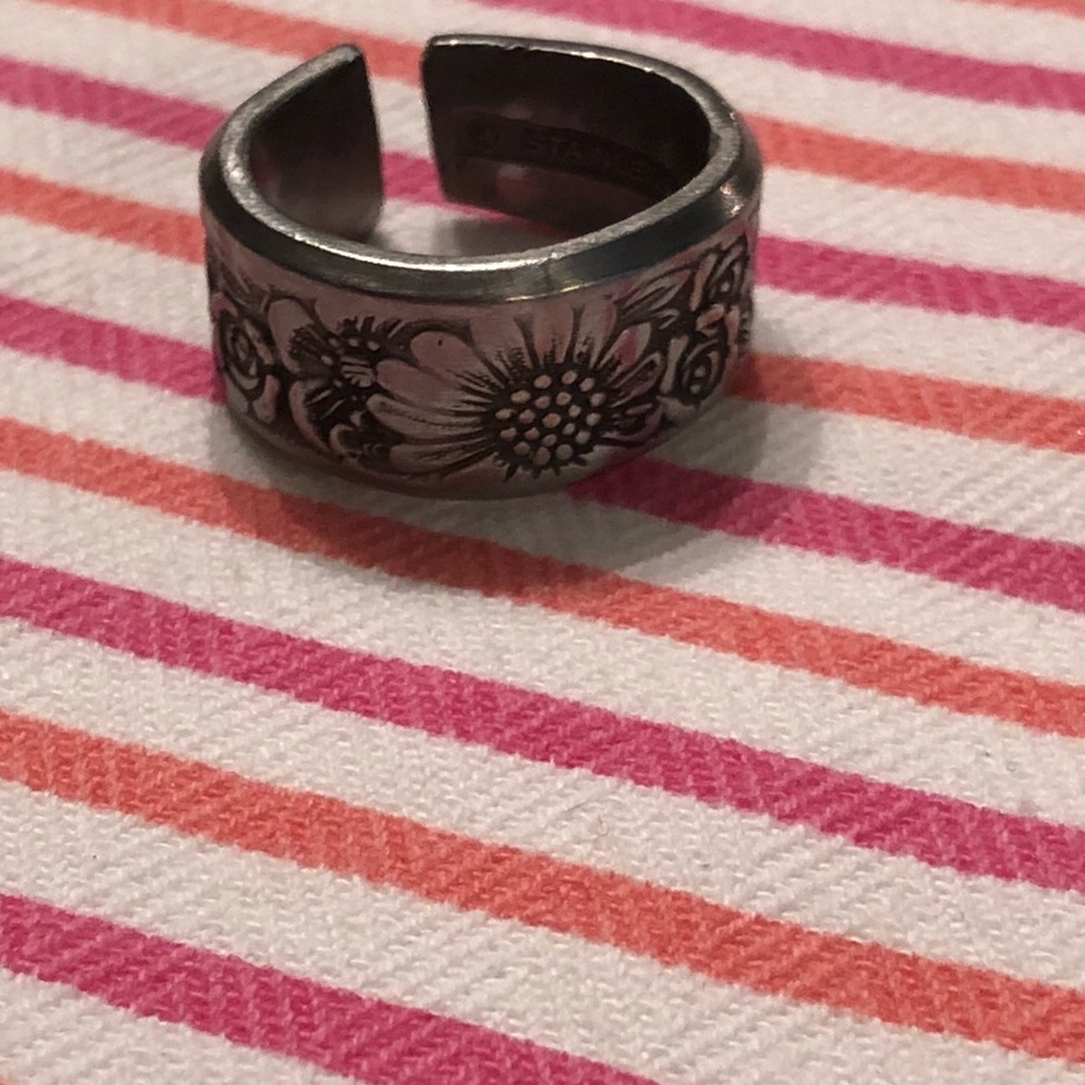 Handmade spoon ring - Picture 2 of 3